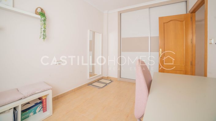 Image No.46-4 Bed Townhouse for sale