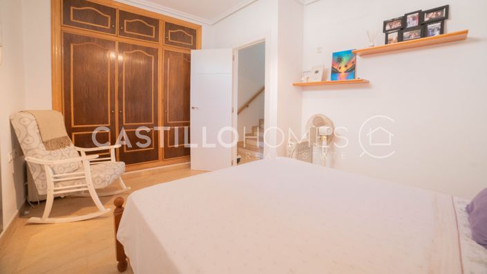 Image No.48-4 Bed Townhouse for sale