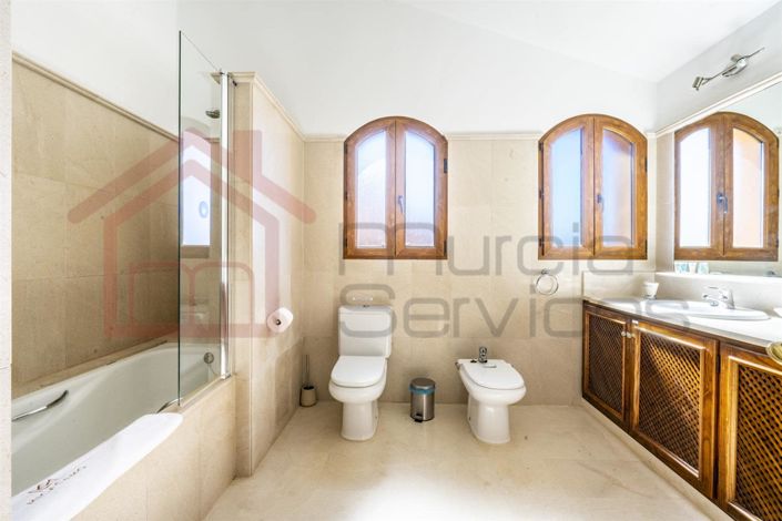 Image No.12-4 Bed Villa for sale