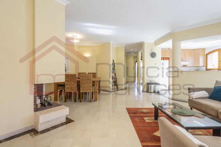 Image No.4-4 Bed Villa for sale