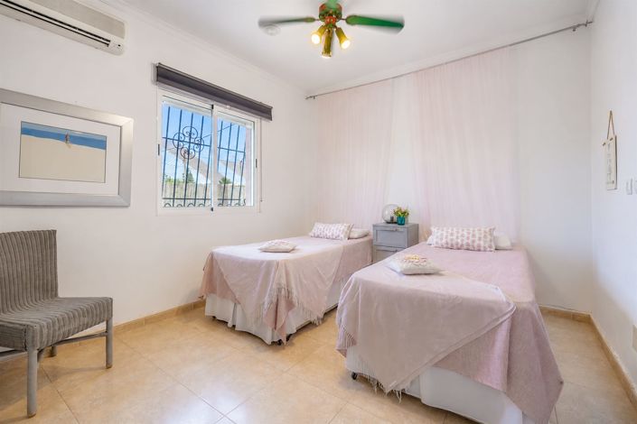 Image No.11-5 Bed Villa for sale