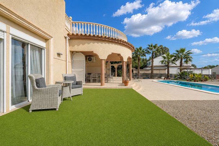 Image No.2-5 Bed Villa for sale