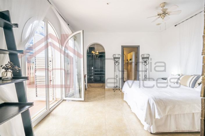 Image No.3-5 Bed Villa for sale