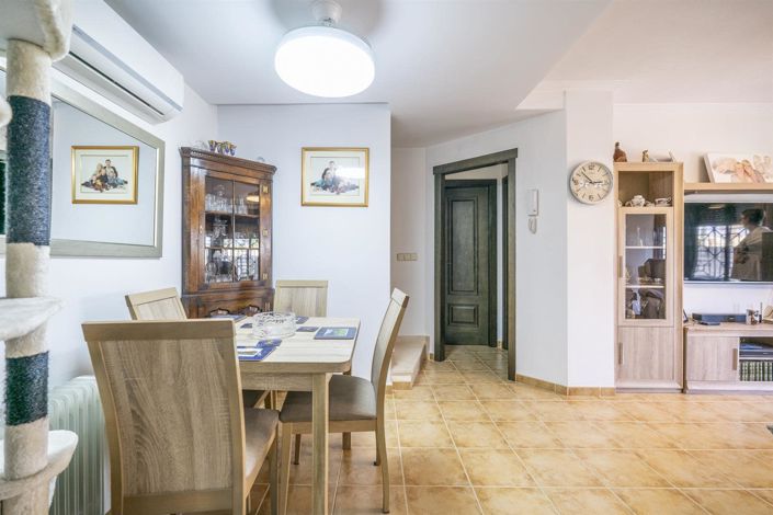 Image No.12-3 Bed Townhouse for sale
