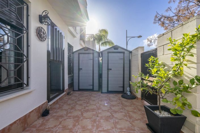 Image No.18-3 Bed Townhouse for sale