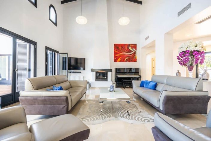 Image No.3-5 Bed Villa for sale