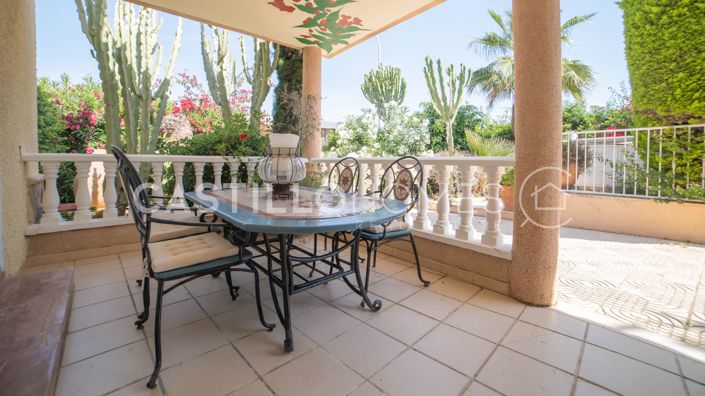 Image No.16-5 Bed Townhouse for sale