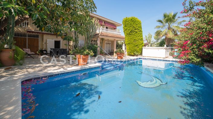 Image No.20-5 Bed Townhouse for sale
