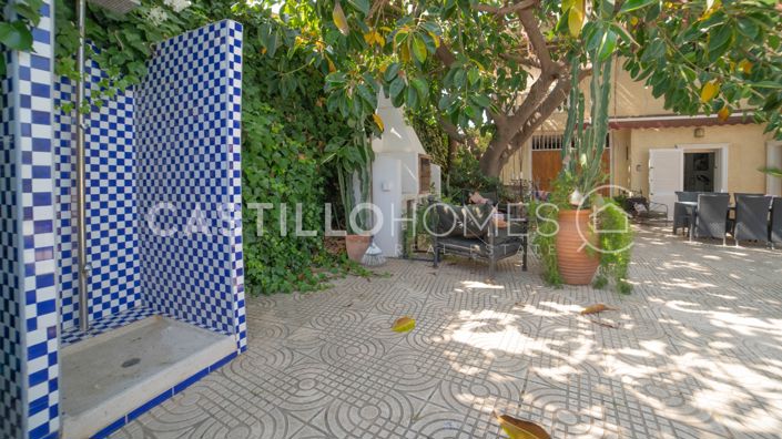 Image No.24-5 Bed Townhouse for sale