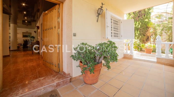Image No.34-5 Bed Townhouse for sale