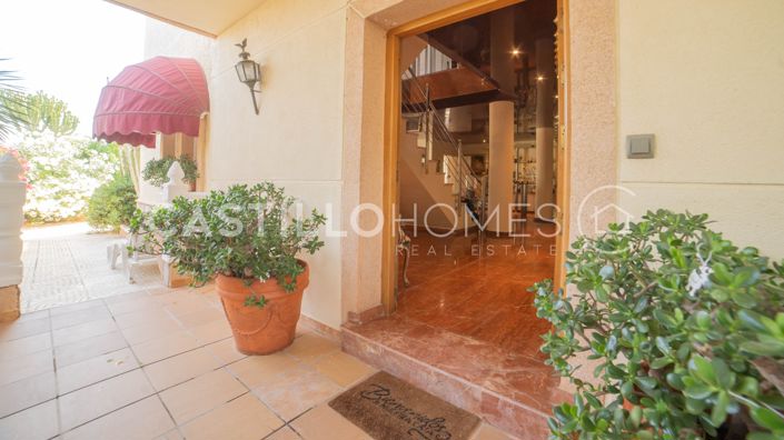 Image No.35-5 Bed Townhouse for sale