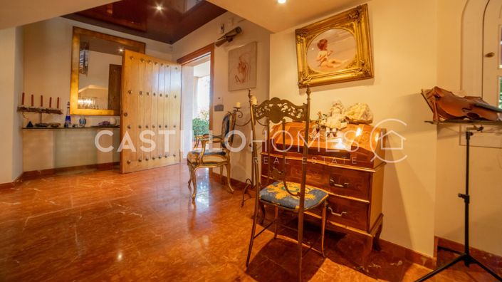 Image No.36-5 Bed Townhouse for sale
