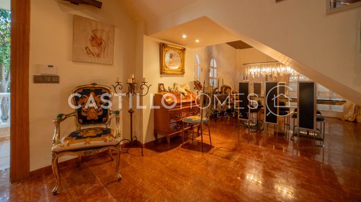 Image No.37-5 Bed Townhouse for sale