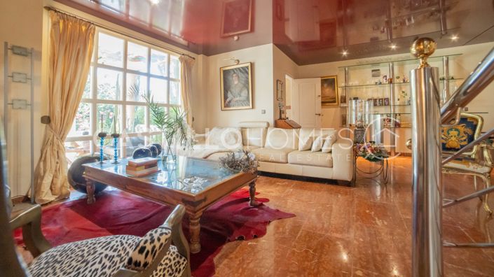 Image No.40-5 Bed Townhouse for sale