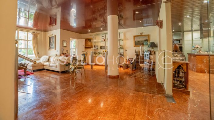 Image No.41-5 Bed Townhouse for sale