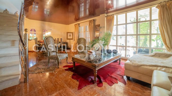 Image No.42-5 Bed Townhouse for sale