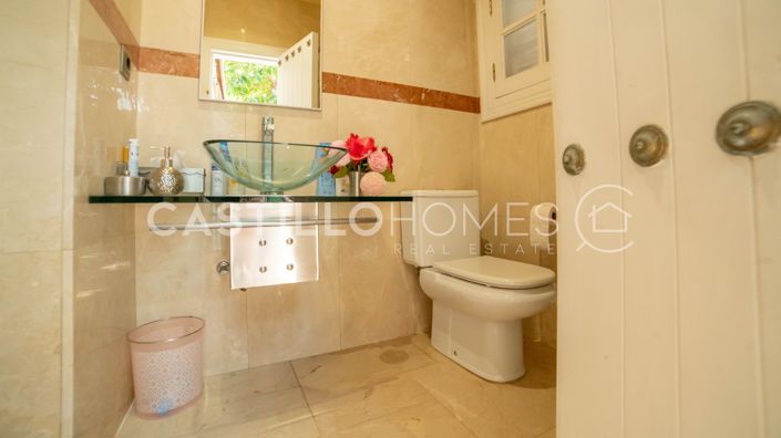 Image No.48-5 Bed Townhouse for sale