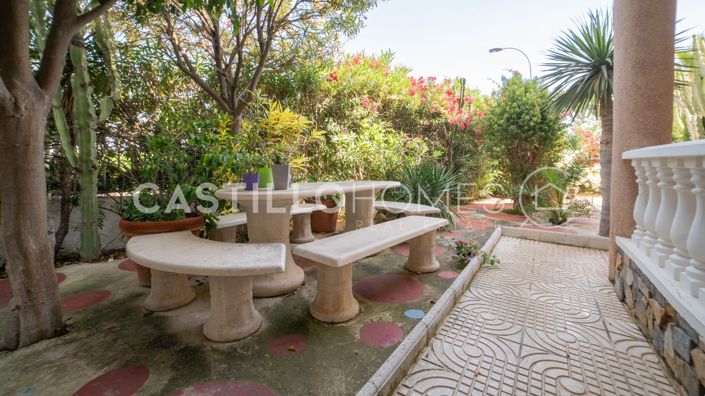Image No.6-5 Bed Townhouse for sale