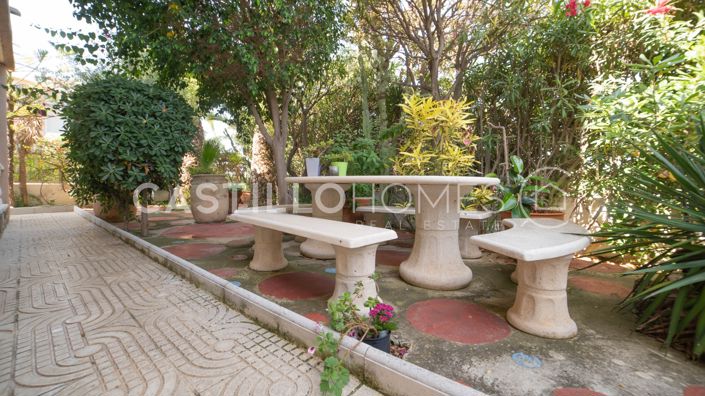 Image No.7-5 Bed Townhouse for sale