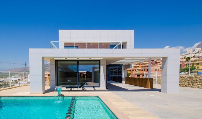 Image No.3-4 Bed Villa for sale