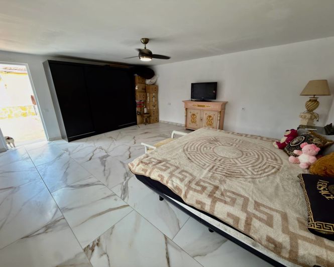 Image No.9-1 Bed Country House for sale