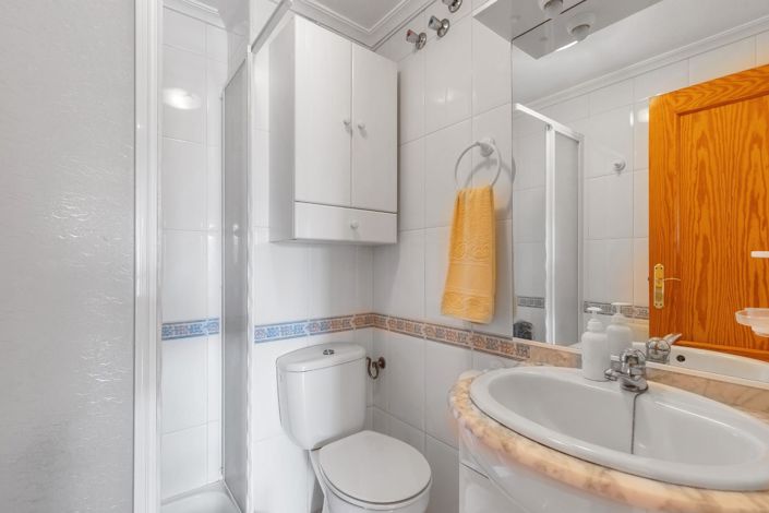 Image No.20-3 Bed Apartment for sale