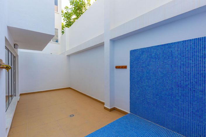 Image No.24-3 Bed Apartment for sale