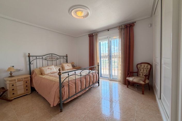 Image No.14-5 Bed Villa for sale