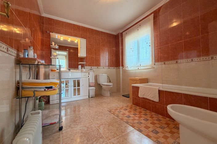Image No.16-5 Bed Villa for sale