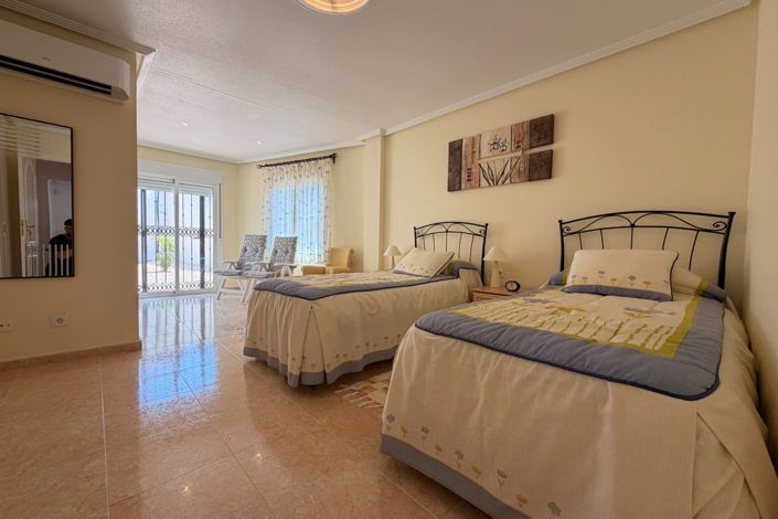 Image No.18-5 Bed Villa for sale