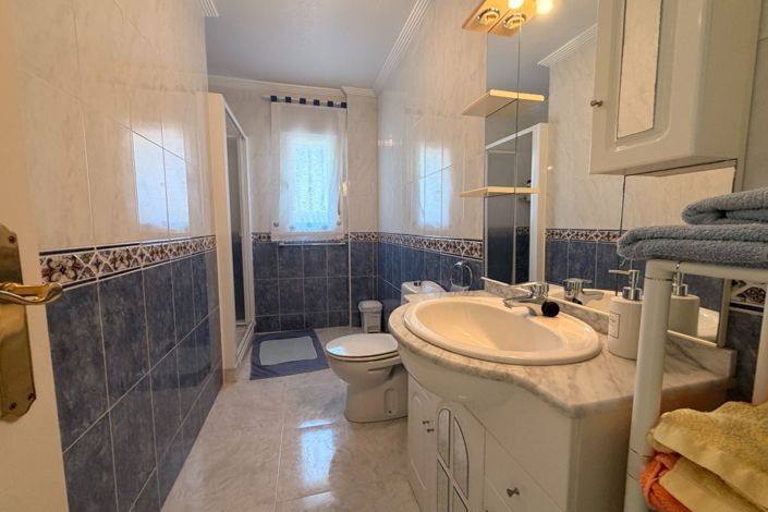 Image No.19-5 Bed Villa for sale