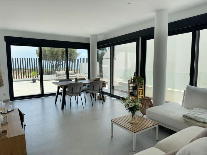 Image No.3-4 Bed Villa for sale