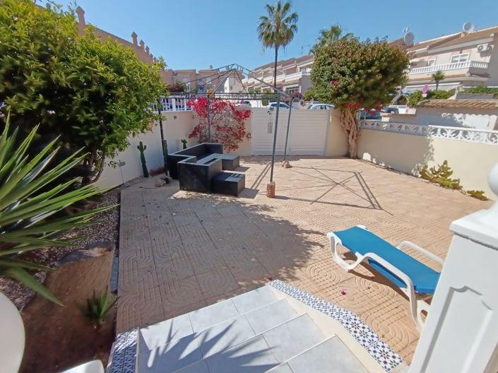 Image No.25-3 Bed House for sale