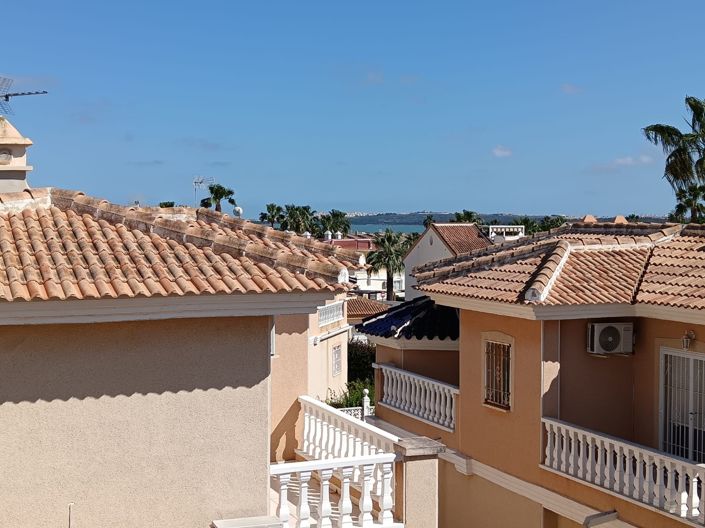 Image No.30-3 Bed House for sale