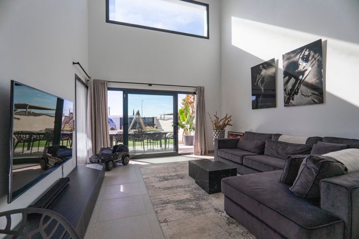 Image No.3-4 Bed Villa for sale