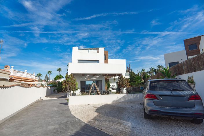 Image No.30-4 Bed Villa for sale
