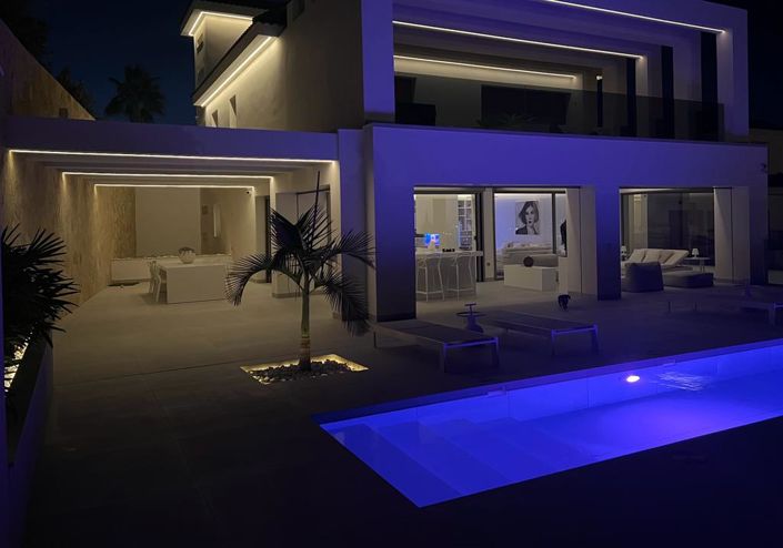 Image No.2-4 Bed Villa for sale
