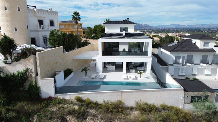 Image No.37-4 Bed Villa for sale