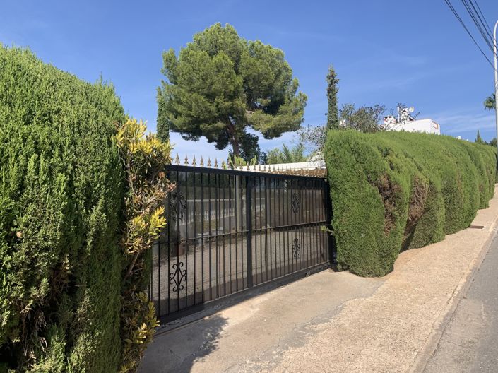 Image No.2-4 Bed Villa for sale