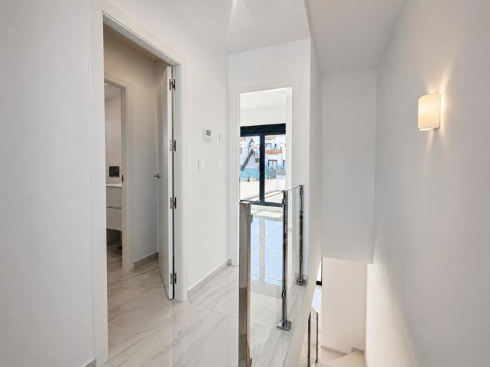 Image No.24-3 Bed Villa for sale