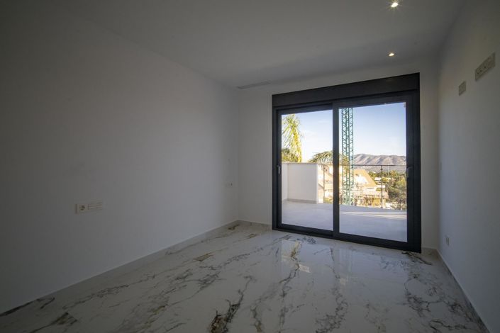 Image No.20-3 Bed Villa for sale