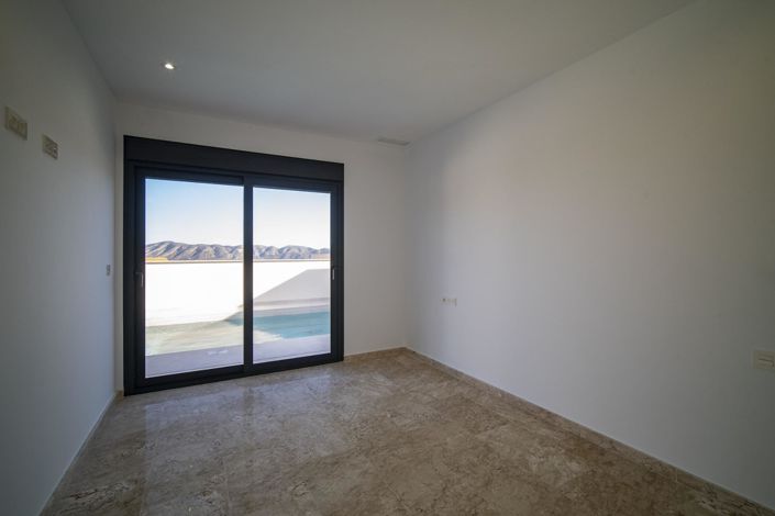 Image No.26-3 Bed Villa for sale
