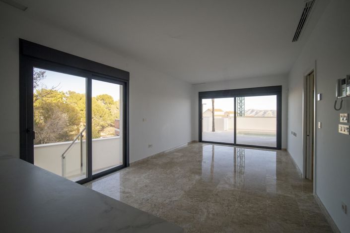 Image No.28-3 Bed Villa for sale