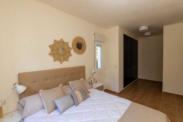 Image No.29-3 Bed Villa for sale