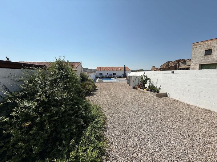 Image No.18-3 Bed Villa for sale