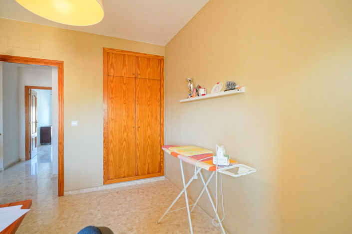 Image No.13-3 Bed Townhouse for sale