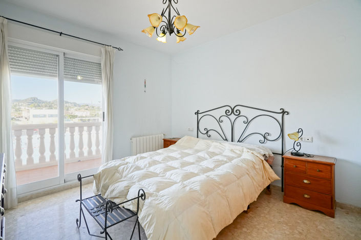 Image No.16-3 Bed Townhouse for sale