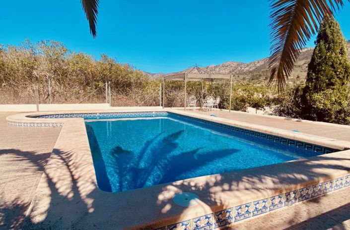 Image No.2-5 Bed Country House for sale