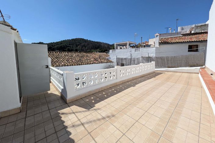 Image No.7-3 Bed Townhouse for sale