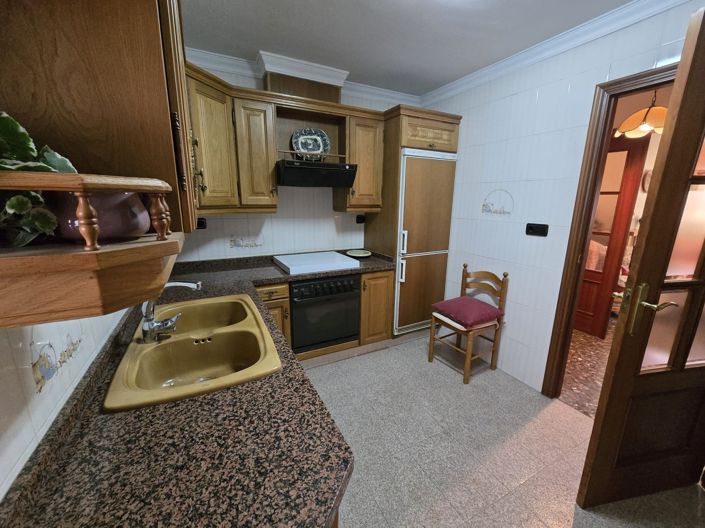 Image No.23-6 Bed Townhouse for sale